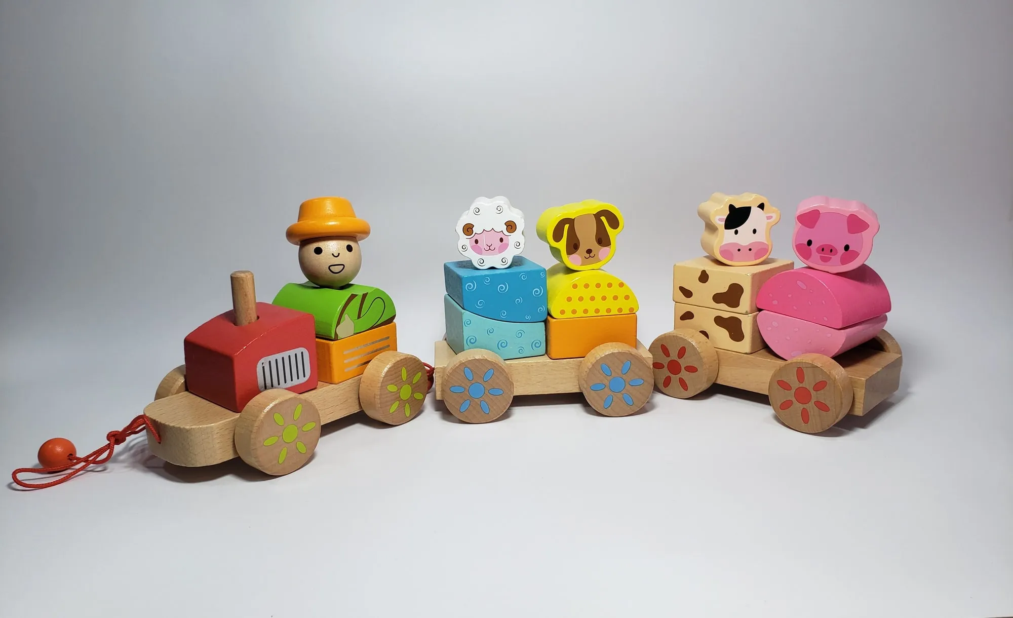 Tren de madera con animales de granja