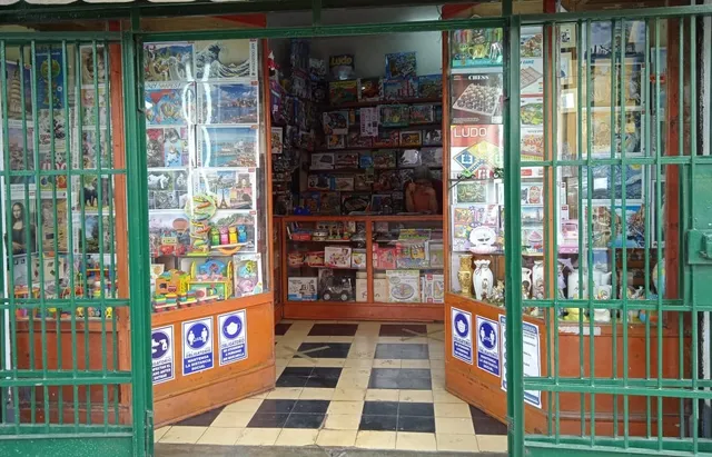 Entrada de Bazar Susy vista desde la vereda
